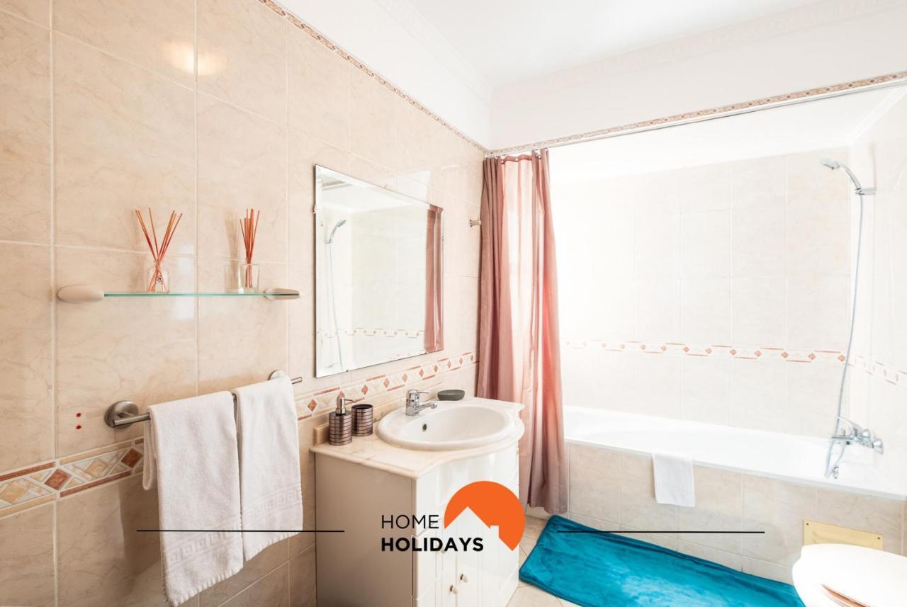 #068 T1 Salgados By Holidays *
